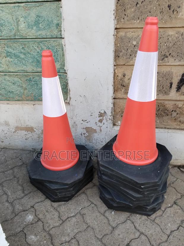 Traffic Safety Cones 75cm - thumbnail 2