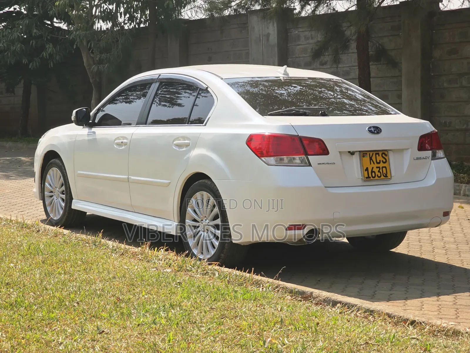 Subaru Legacy 2011 White