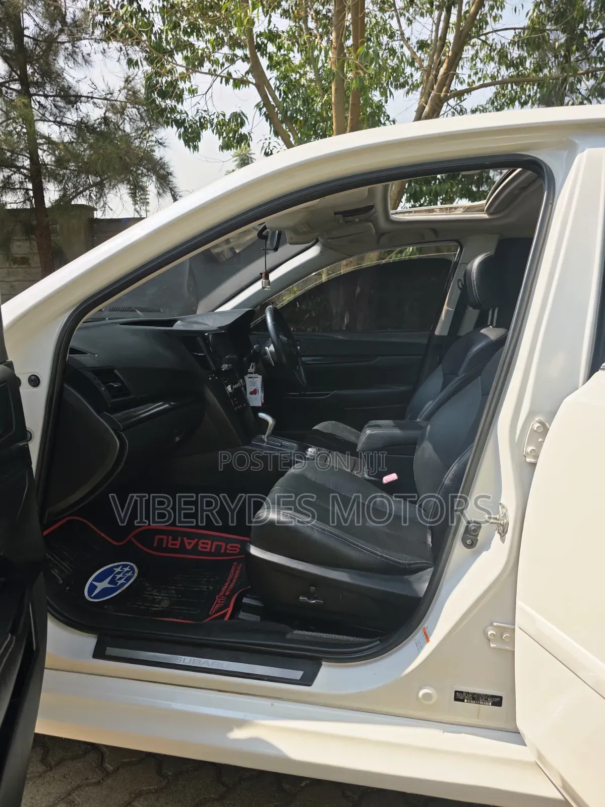 Subaru Legacy 2011 White