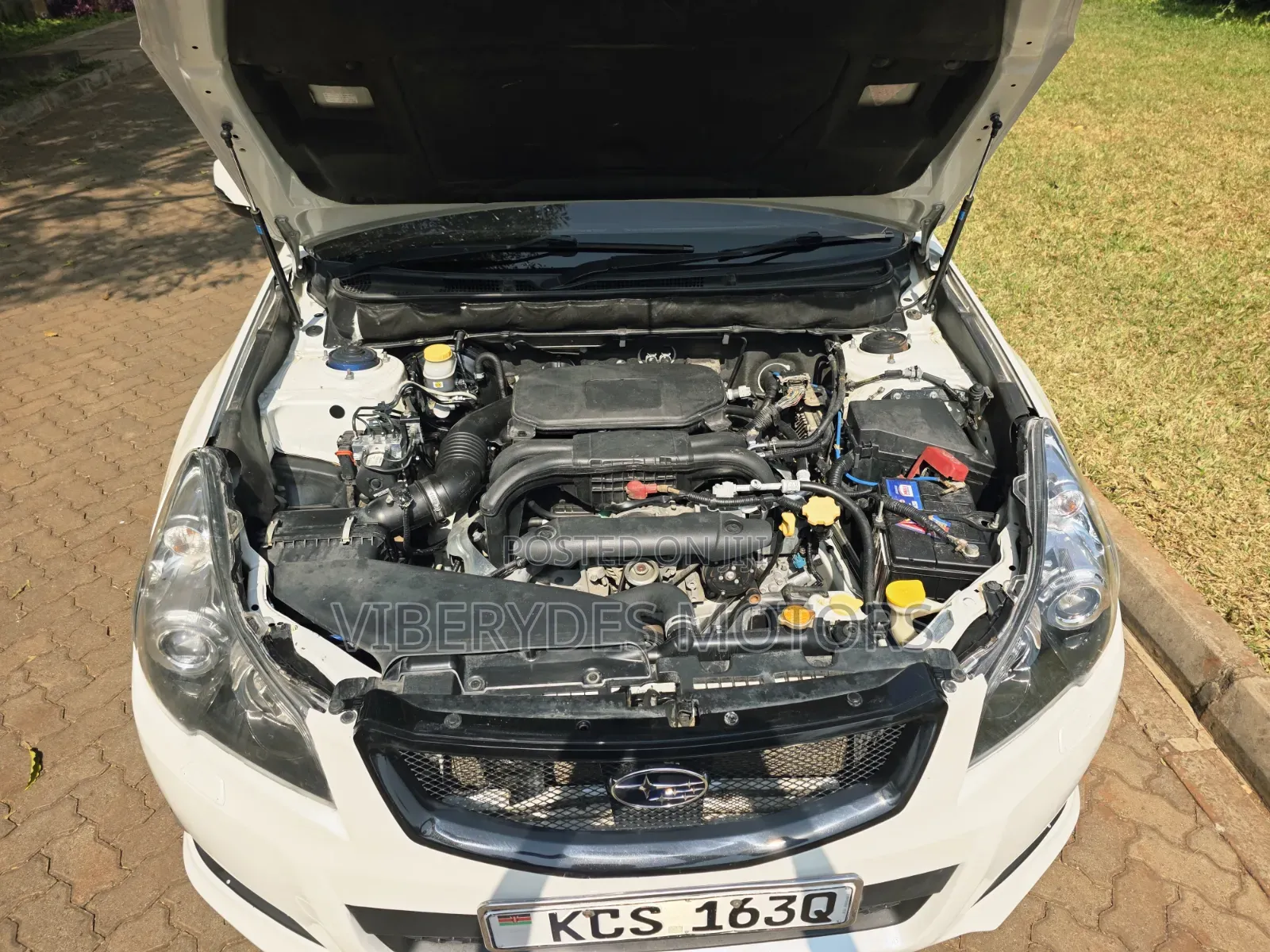 Subaru Legacy 2011 White