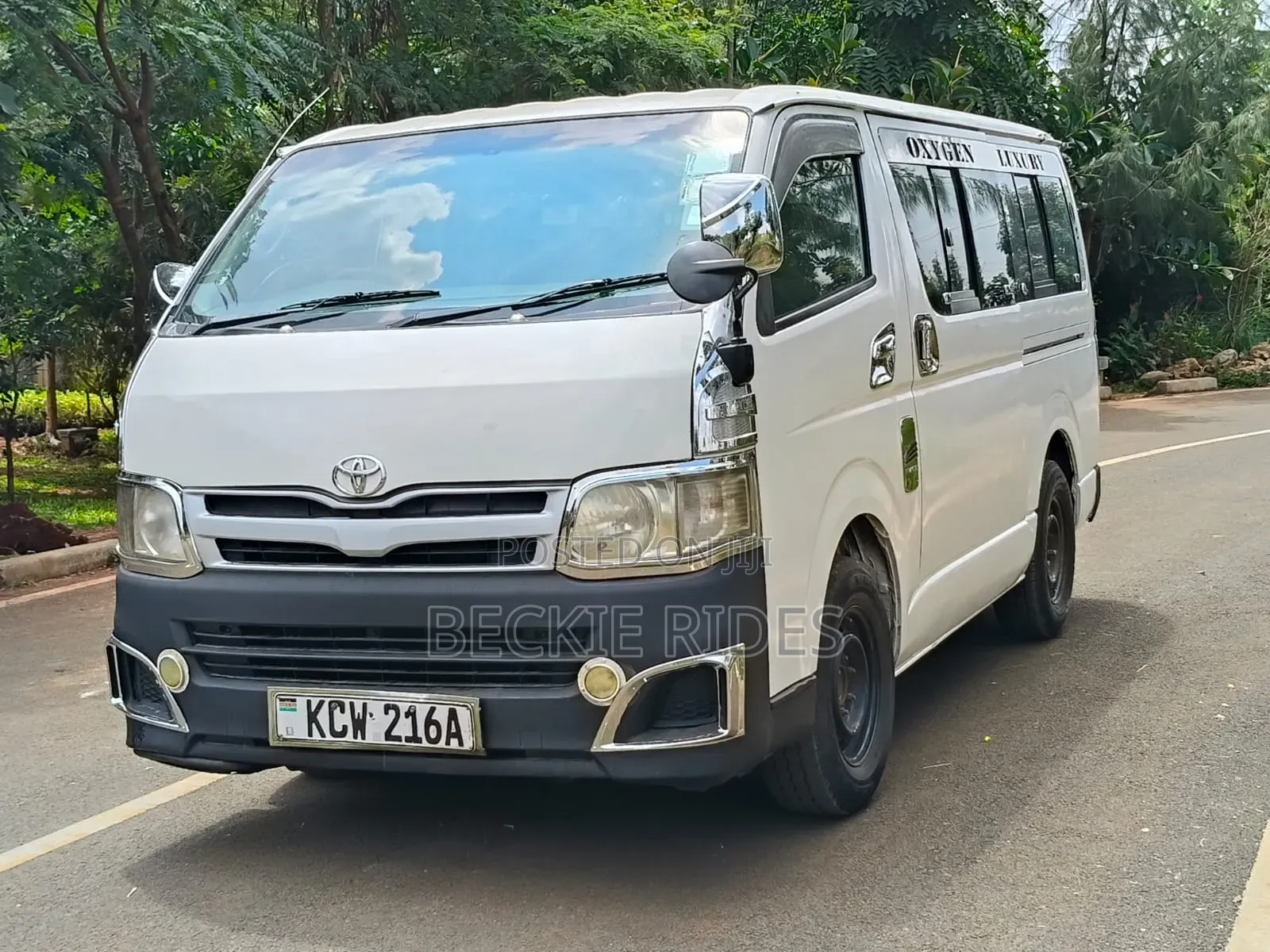 Toyota HiAce 2012 White