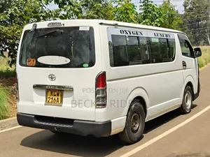 Toyota HiAce 2012 White