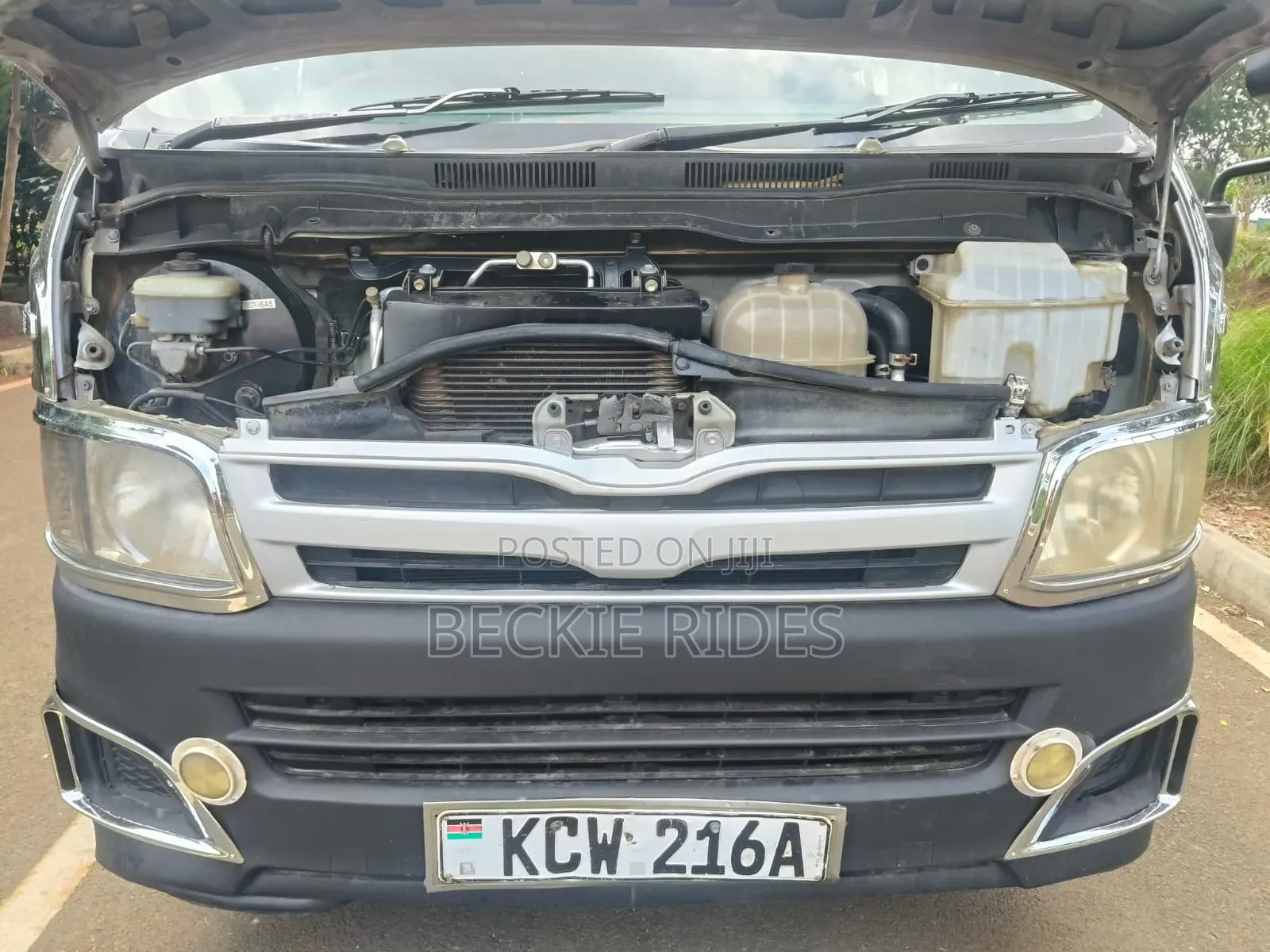 Toyota HiAce 2012 White