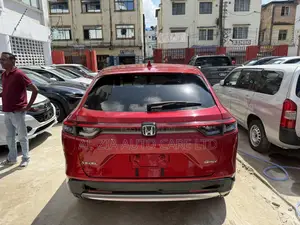 Honda Vezel 2021 Red