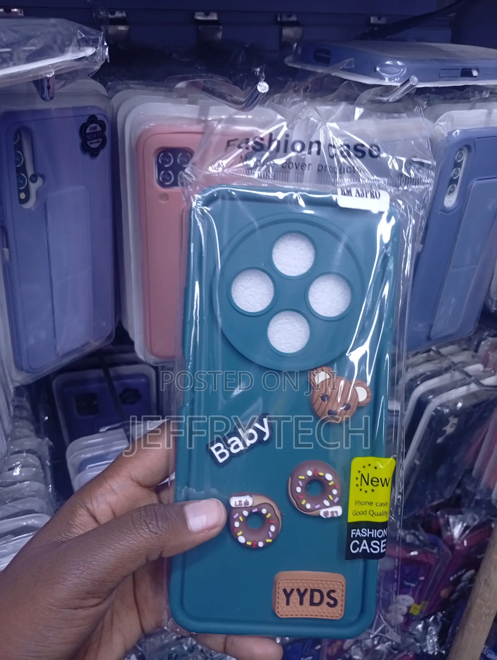 Vivo Y36, Features 3D Cartoon Embellishments Including a Bear,case