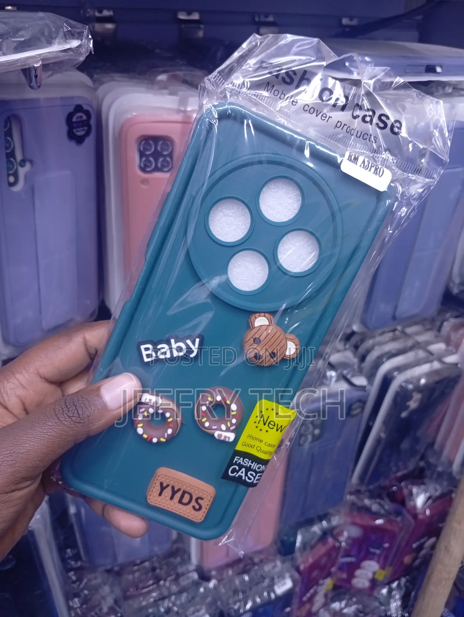 Vivo Y36, Features 3D Cartoon Embellishments Including a Bear,case