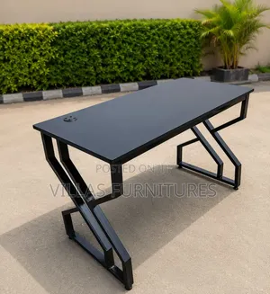 Standard Office Metallic Table