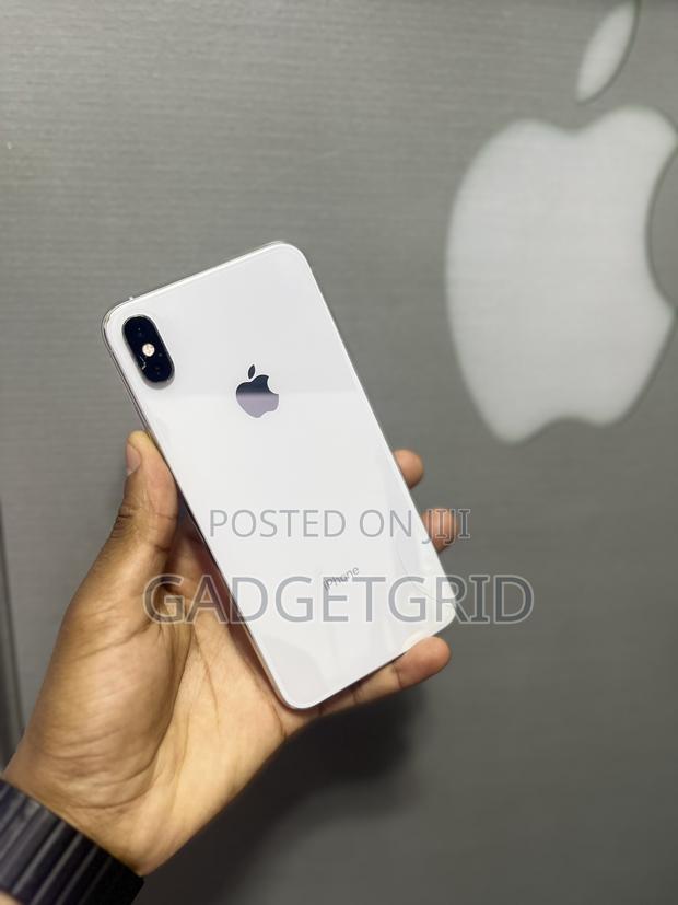 Apple iPhone XS Max 64 GB White - main view