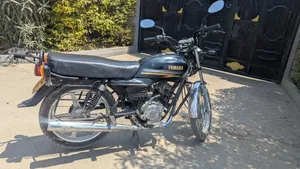 Yamaha Crux 2016 Black