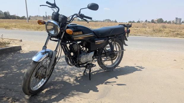 Yamaha Crux 2016 Black
