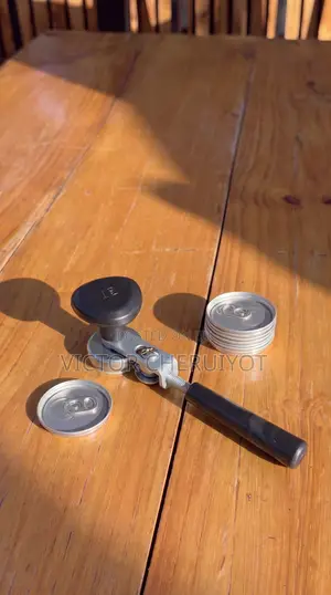Clear PET Plastic Cans With Lids