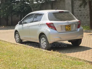 Toyota Vitz 2016 Silver