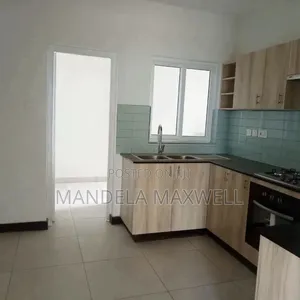 3bdrm Apartment in Gateway Mall Area for rent