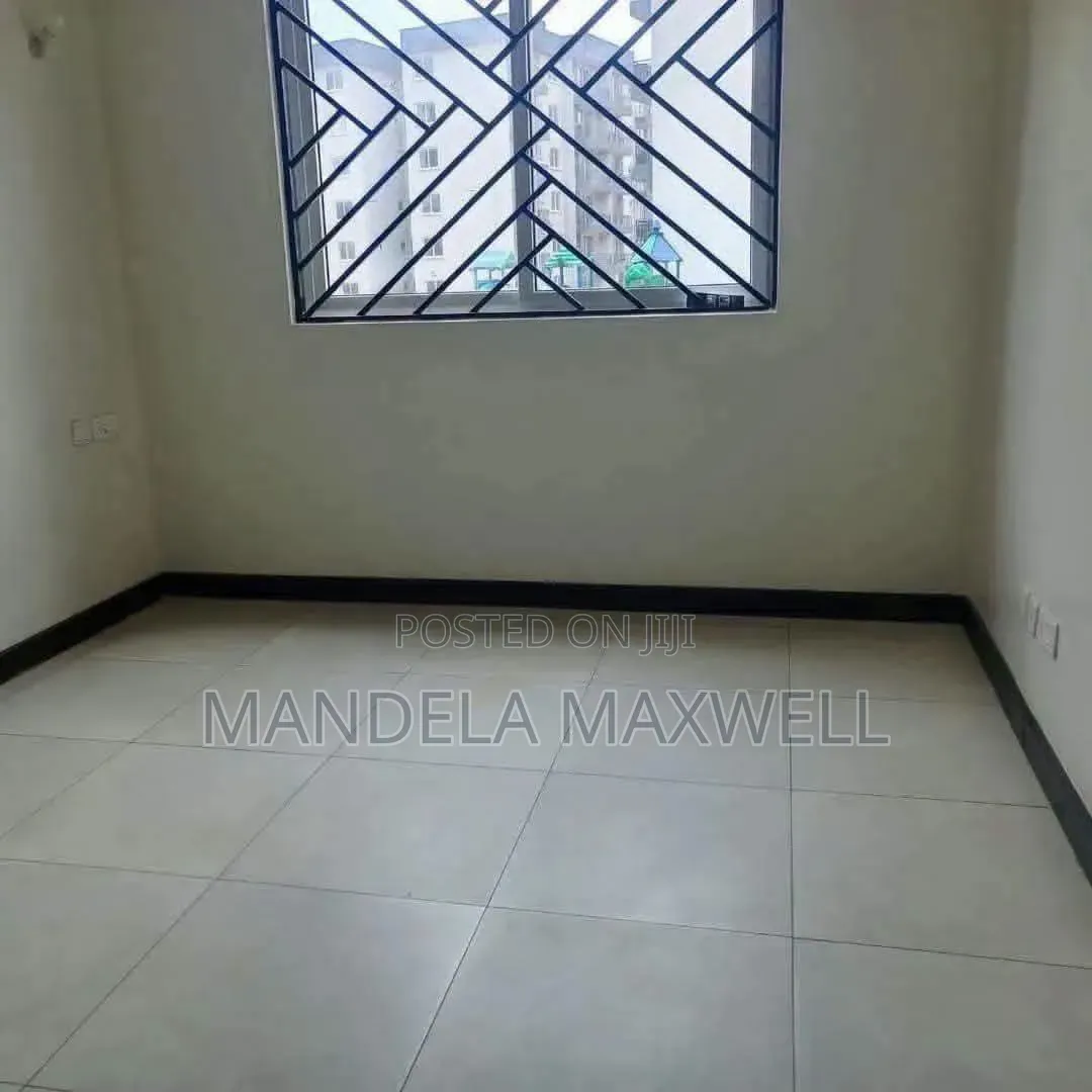 3bdrm Apartment in Gateway Mall Area for rent