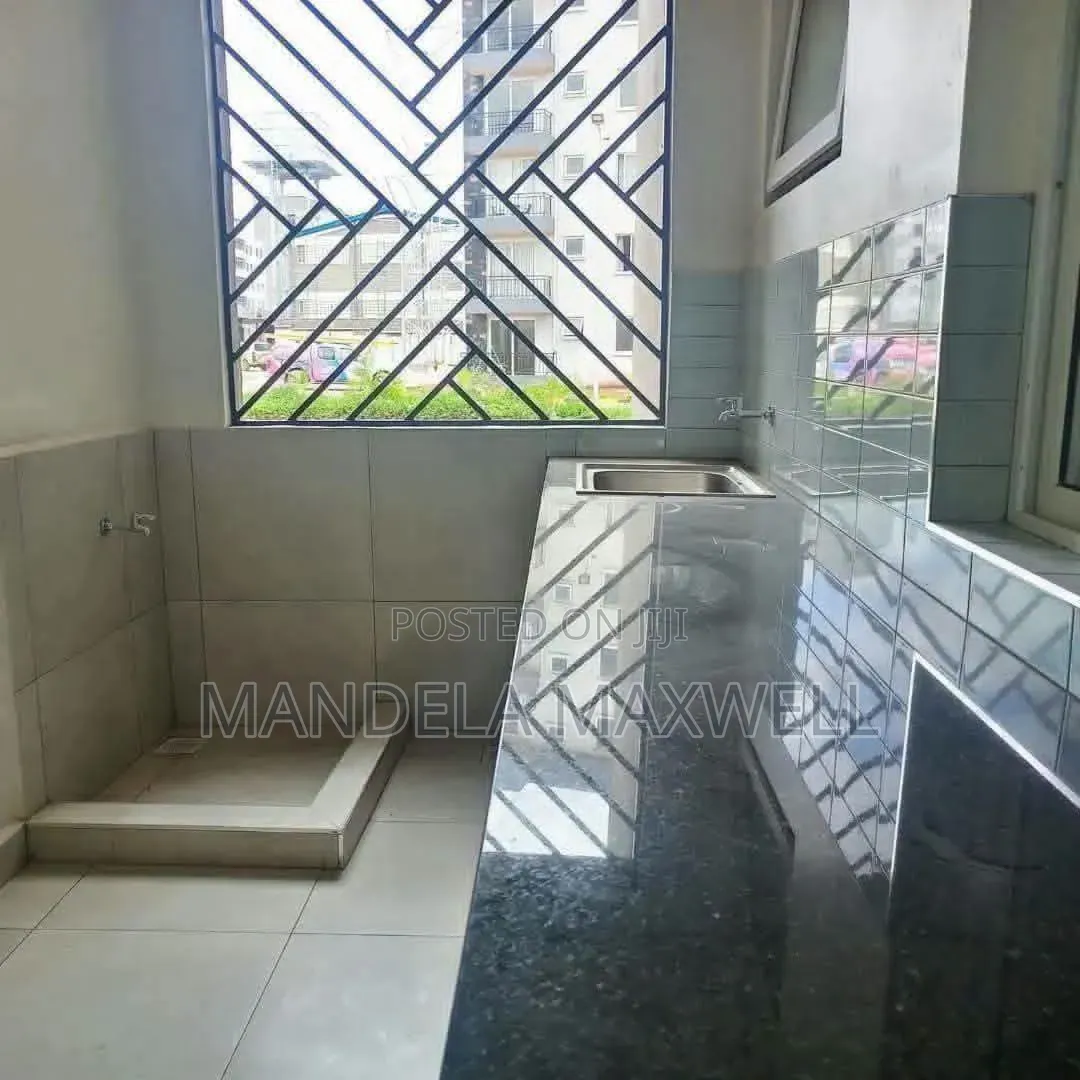 3bdrm Apartment in Gateway Mall Area for rent