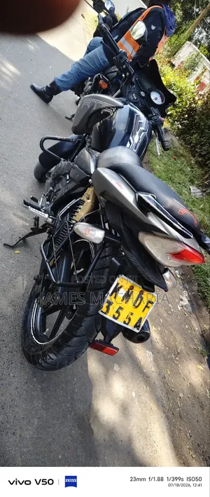 TVS Apache 180 RTR 2022 Blue