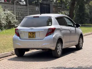 Toyota Vitz 2016 Silver