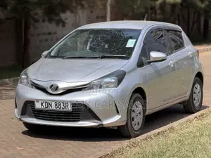Toyota Vitz 2016 Silver