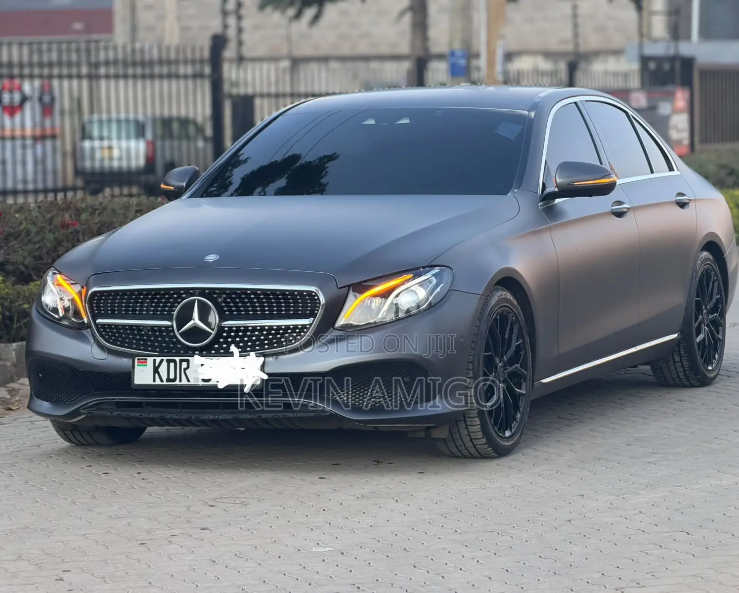 Mercedes-Benz E200 2017 Gray