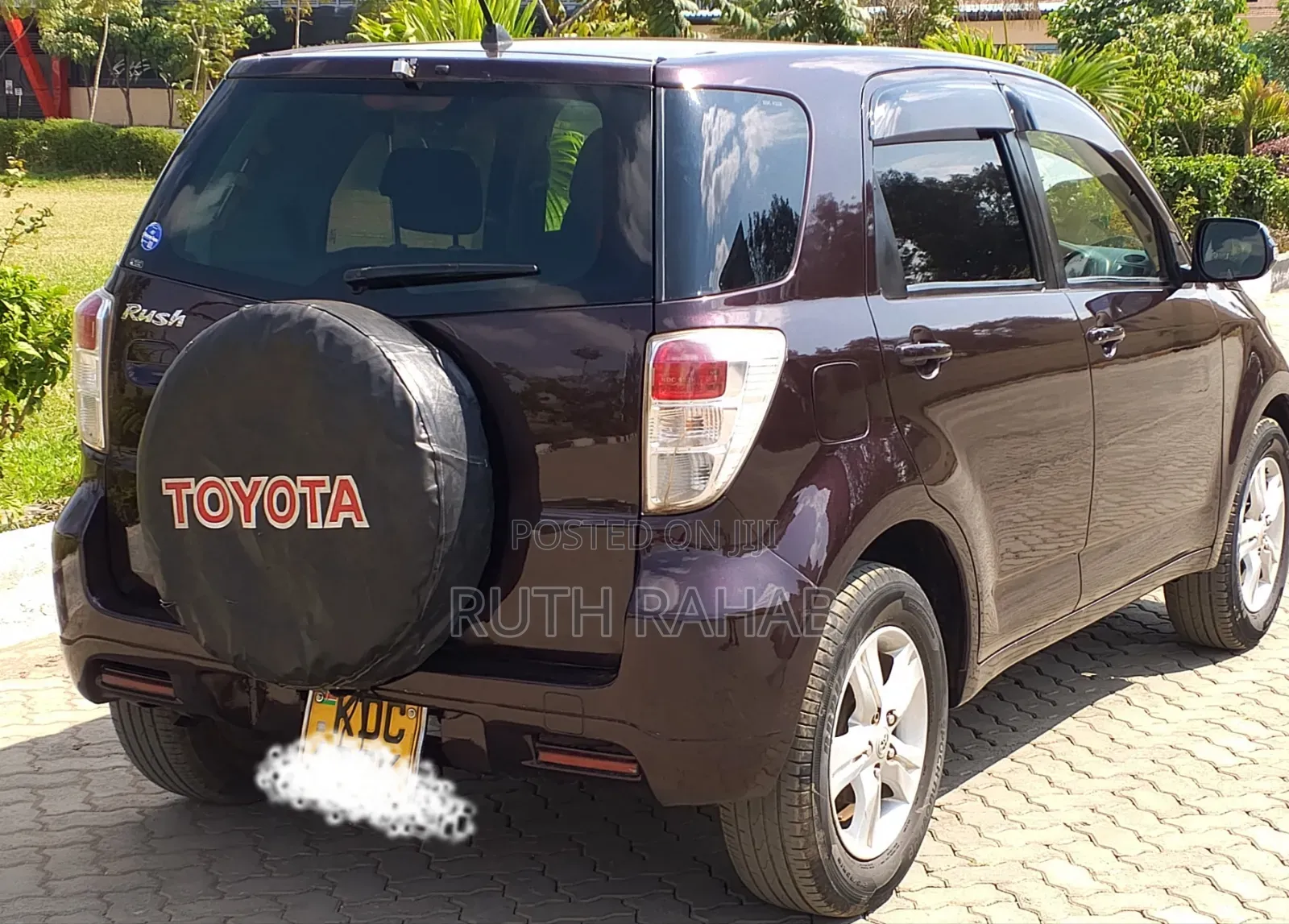 Toyota Rush 2014 Maroon