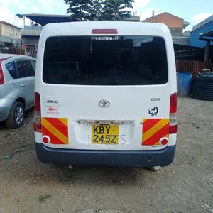 Toyota HiAce 2004 White