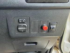 Toyota HiAce 2004 White