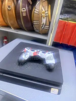 Ps4 Slim Chipped With One Pad