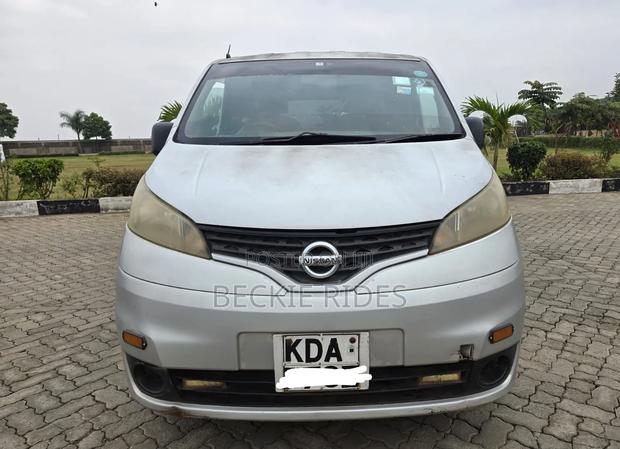 Nissan NV200 2013 Silver - thumbnail 2