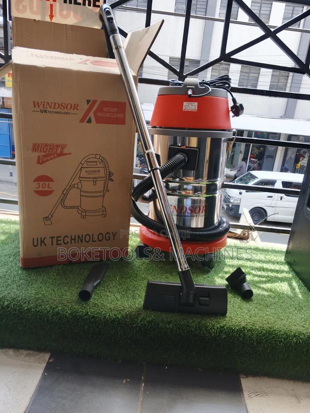 Windsor 30Litres Vacuum Cleaner - thumbnail 2