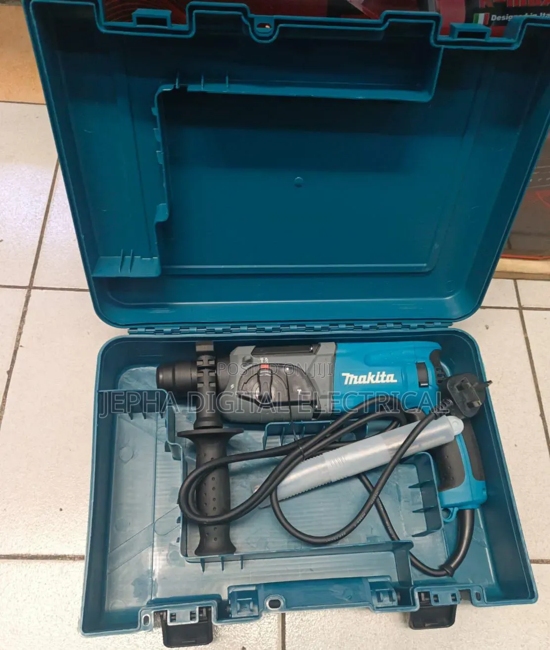 Powerful Makita Rotary Hammer Drill 800w