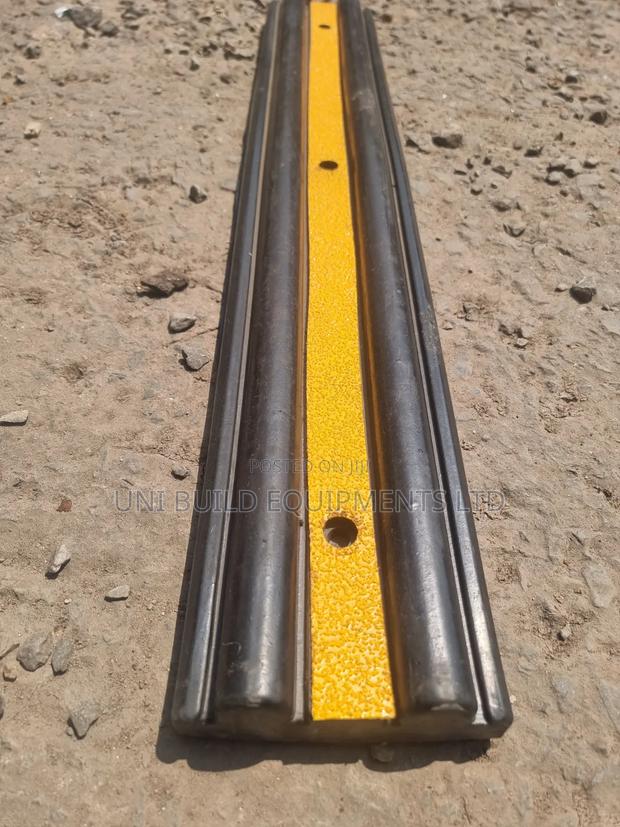 Rubber Docking Bumper for Loading Platforms - thumbnail 2