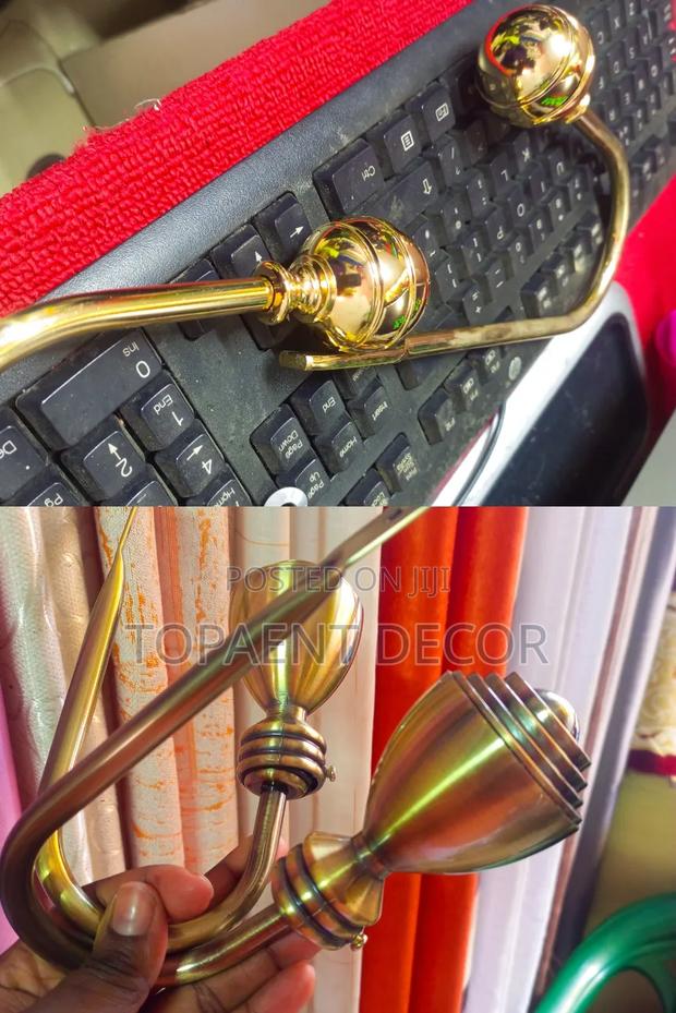 Gold and Silver Flexible Wall Holders - thumbnail 2