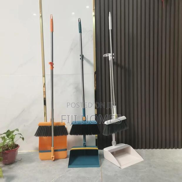 2 in 1 Foldable Rotating Broom Dustpan Set - thumbnail 2