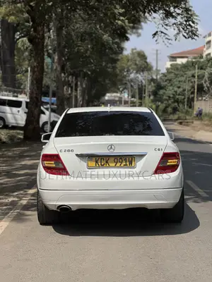 Mercedes-Benz C200 2010 White