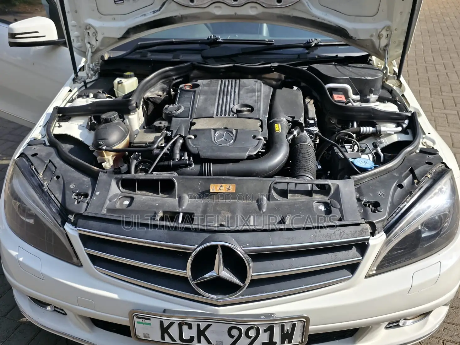 Mercedes-Benz C200 2010 White