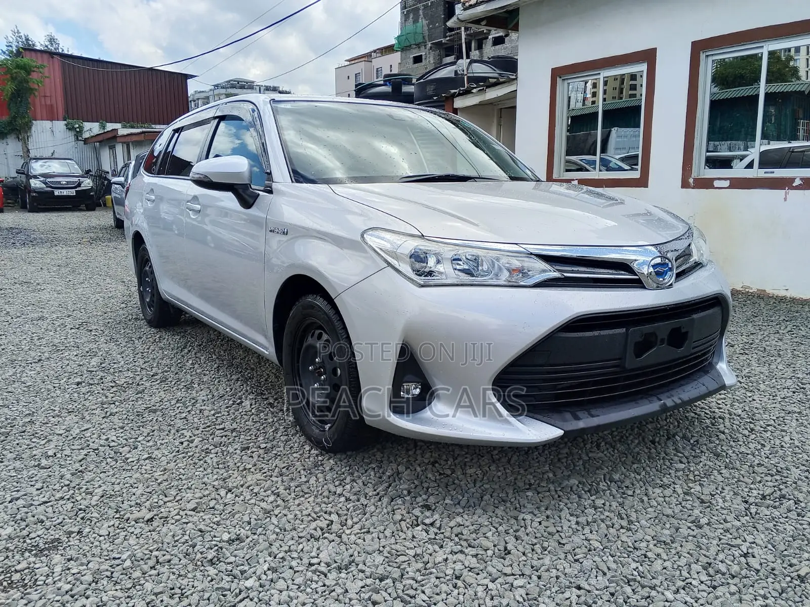 Toyota Corolla Fielder 1.5 Hybrid FWD 2019 White