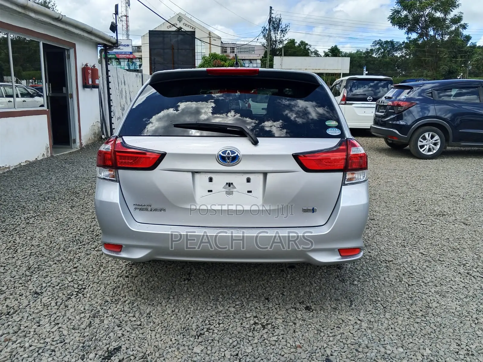 Toyota Corolla Fielder 1.5 Hybrid FWD 2019 White