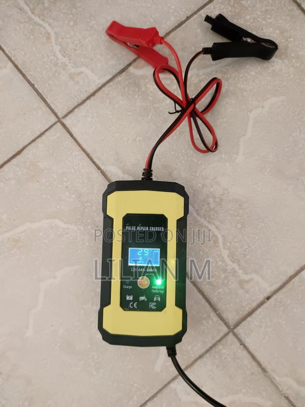 12V 6A Fully Automatic Battery Charger With Pulse Repair LCD Display - main view