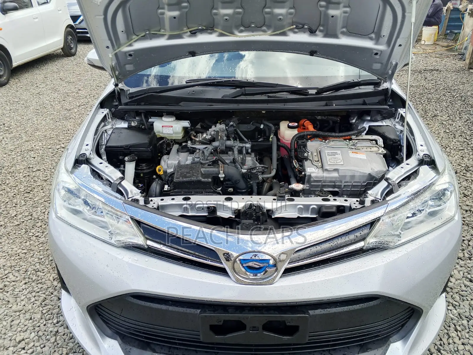Toyota Corolla Fielder 1.5 Hybrid FWD 2019 White