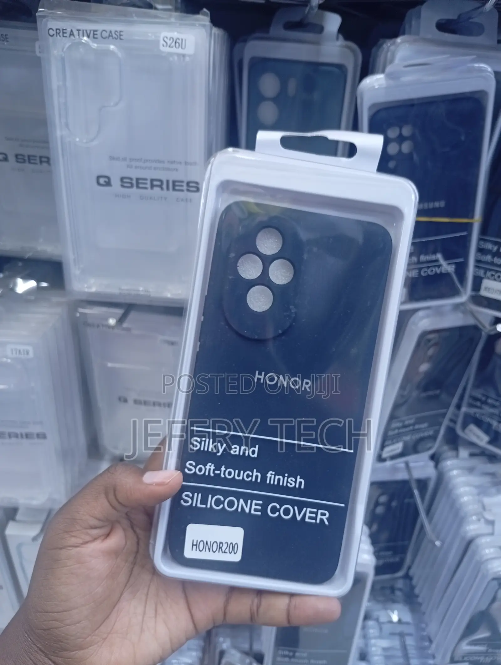Honor 200 Unique Dual-Oval Honor Camera Module Layout Casing