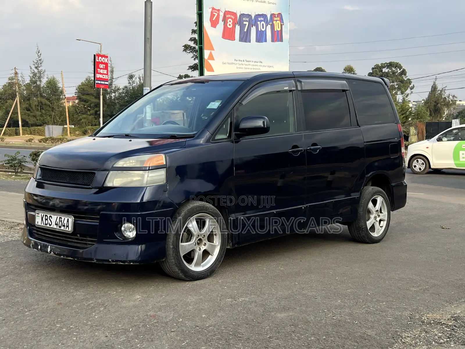 Toyota Voxy X E Edition 2WD 8-Seater 2006 Blue