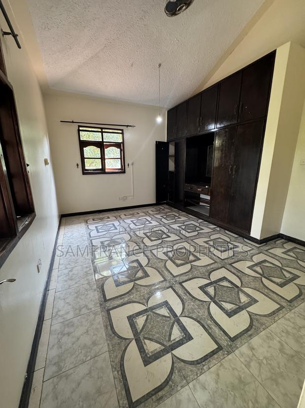 4bdrm Maisonette in Customs, Nyali for rent - thumbnail 7