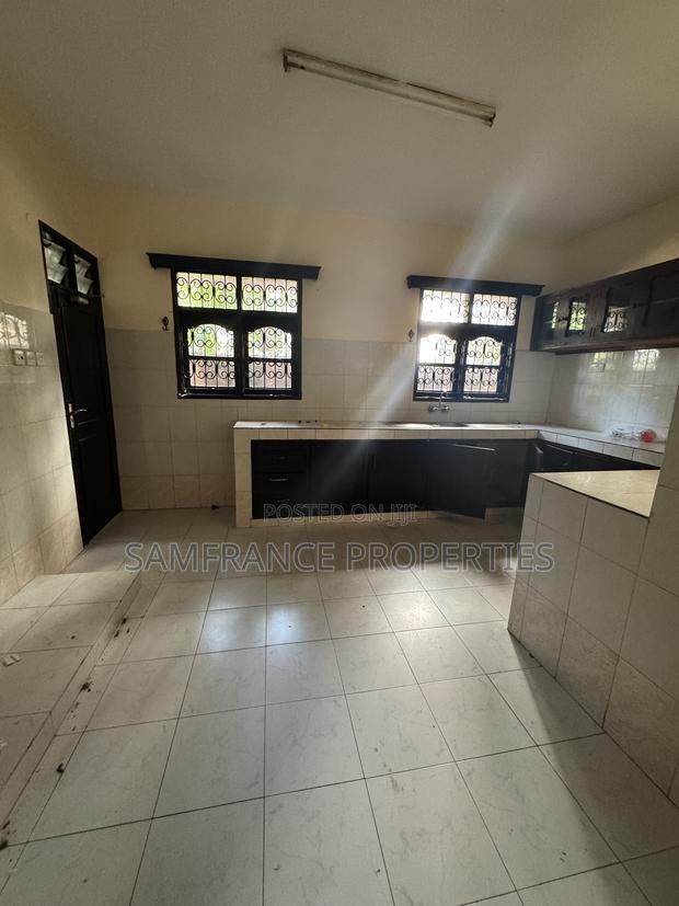 4bdrm Maisonette in Customs, Nyali for rent - thumbnail 14