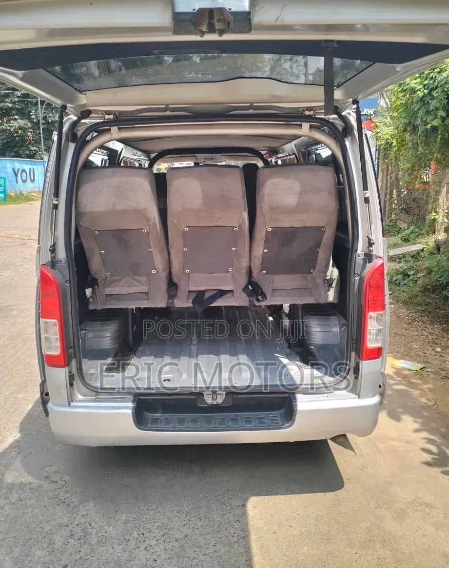 Toyota HiAce 2016 Grey