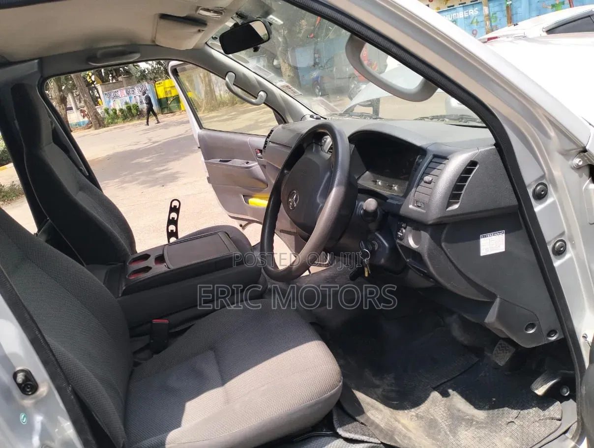 Toyota HiAce 2016 Grey