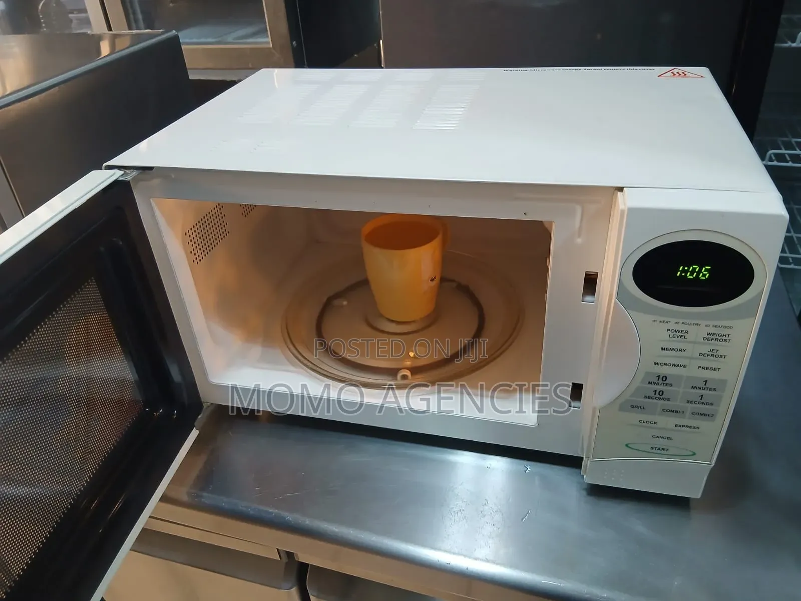 Grilled Ramtons Microwave 23l