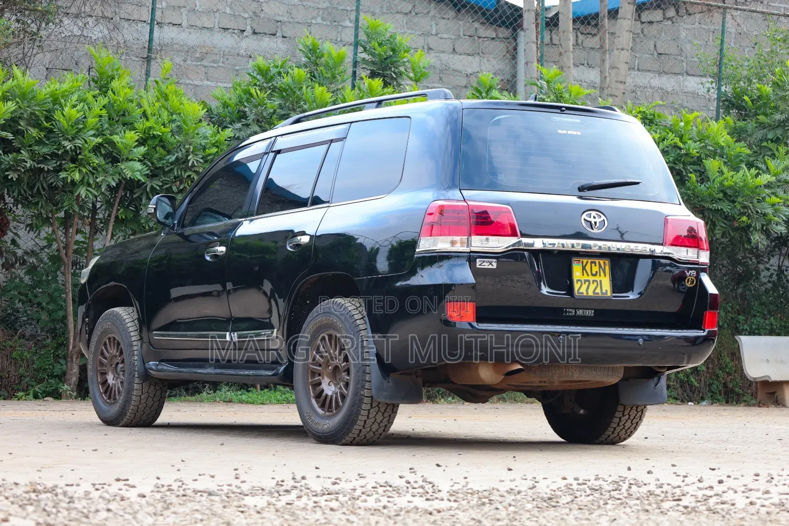 Toyota Land Cruiser 2010 Black