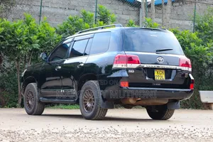 Toyota Land Cruiser 2010 Black