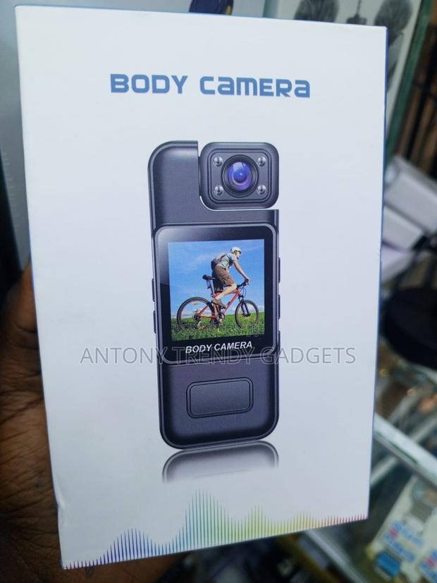 Portable Wearable Body Camera With Built-in Display - thumbnail 2