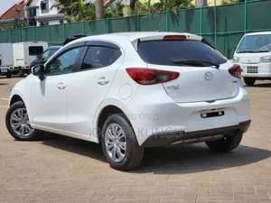 Mazda 2 2019 White